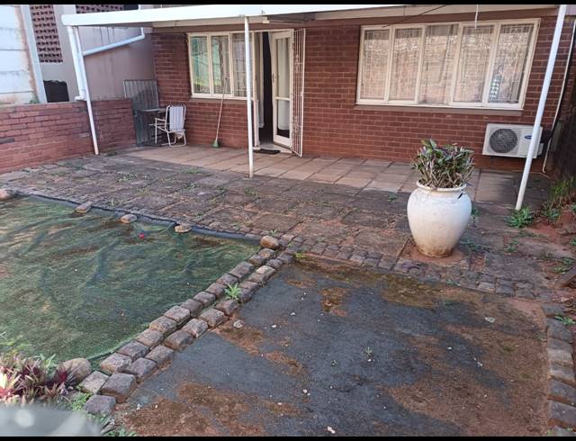 1 BEDROOM FLAT TO LET IN MORNINGSIDE